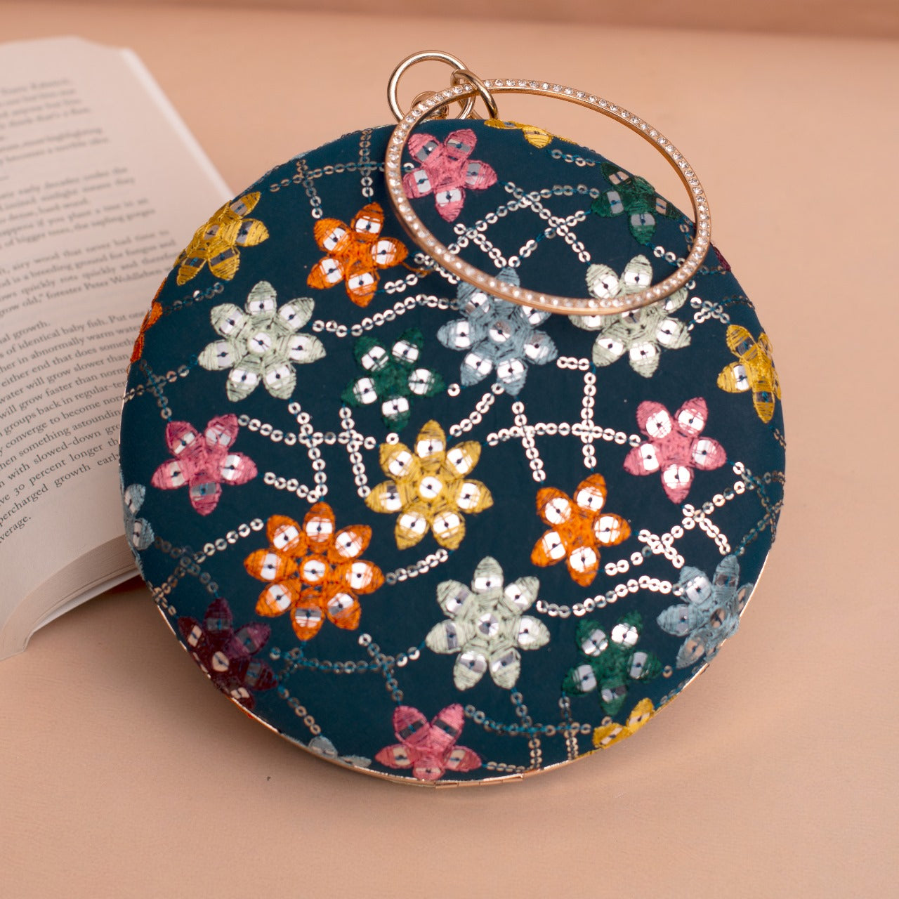 Round Ethnic Clutches
