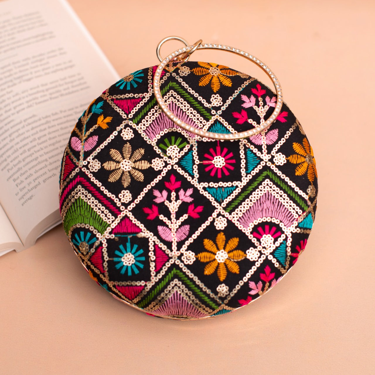 Round Ethnic Clutches