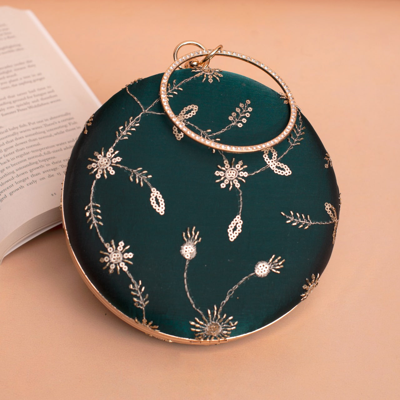 Round Ethnic Clutches