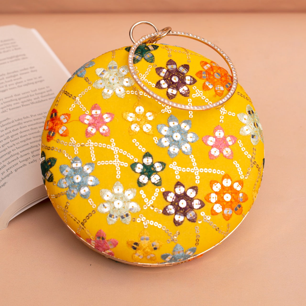 Round Ethnic Clutches