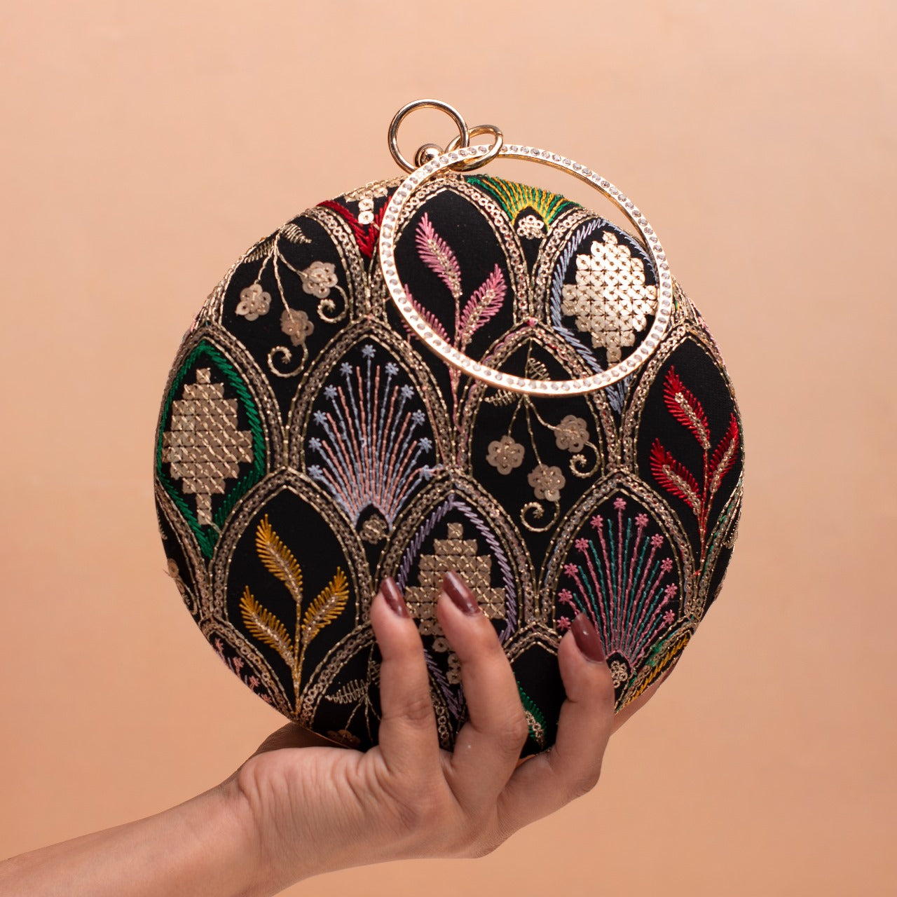 Round Ethnic Clutches